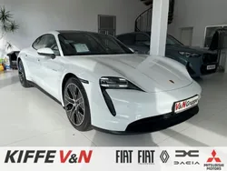 Weiss Gebraucht 2022 Porsche Taycan Limousine | 71.000 € (Fairer Preis)