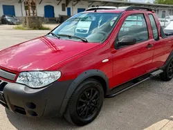 Rot Gebraucht 2008 Fiat Strada SUV | 5.690 €