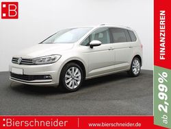 Silber Gebraucht 2023 VW Touran Highline Van / Kleinbus | 32.950 € (Fairer Preis)