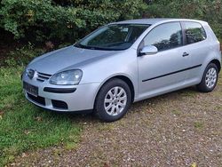 Silber Gebraucht 2004 VW Golf V Kleinwagen | 1.750 € (Teuer)