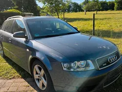 Grau Gebraucht 2004 Audi A4 Kombi | 1.900 € (Fairer Preis)