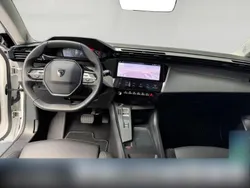 Weiß Gebraucht 2022 Peugeot 308 Allure Kombi | 24.680 € (Etwas zu teuer)