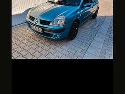 Grün Gebraucht 2004 Renault Clio II Authentique Kleinwagen | 600 € (Guter Preis)