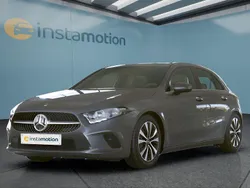 Grau Gebraucht 2023 Mercedes A200 Limousine | 27.649 € (Fairer Preis)