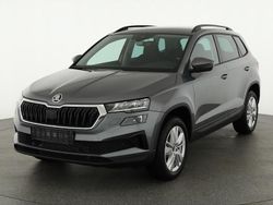 Graphite grau metallic Gebraucht 2025 Skoda Karoq SportLine SUV | 35.995 € (Fairer Preis)