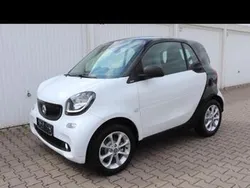 Weiß Gebraucht 2017 Smart ForTwo Coupé Passion Kleinwagen | 10.444 € (Fairer Preis)