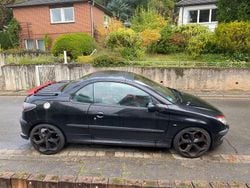 Schwarz Gebraucht 2002 Peugeot 206 CC Cabrio | 1.700 € (Etwas zu teuer)
