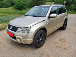 Gold Gebraucht 2009 Suzuki Grand Vitara Comfort+ SUV | 4.499 € (Fairer Preis)
