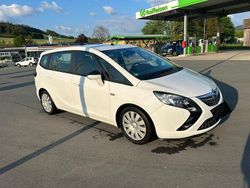 Weiß Gebraucht 2016 Opel Zafira Tourer Van / Kleinbus | 7.399 € (Fairer Preis)