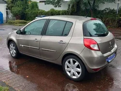 Gold Gebraucht 2011 Renault Clio II Limousine | 2.750 € (Fairer Preis)