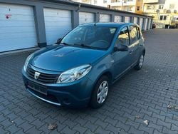 Blau Gebraucht 2009 Dacia Sandero Lauréate Limousine | 2.490 € (Guter Preis)