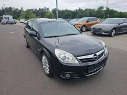 Schwarz Gebraucht 2005 Opel Signum Cosmo Kombi | 3.990 € (Etwas zu teuer)