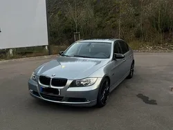 Grau Gebraucht 2005 BMW 320 Limousine | 4.500 €