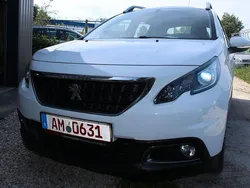Weiß Gebraucht 2018 Peugeot 2008 Active SUV | 9.999 € (Etwas zu teuer)