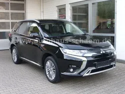 Schwarz Gebraucht 2021 Mitsubishi Outlander P-HEV Basis SUV | 21.490 € (Fairer Preis)