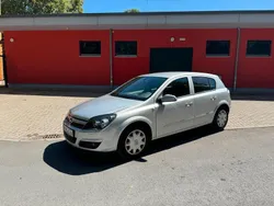 Silber Gebraucht 2005 Opel Astra Kleinwagen | 2.600 € (Etwas zu teuer)