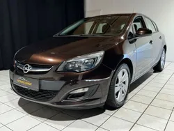 Braun Gebraucht 2014 Opel Astra Style Limousine | 7.990 € (Etwas zu teuer)