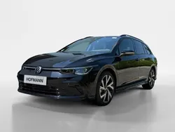 Deep black pearlescent Gebraucht 2024 VW Golf VIII R-line Kombi | 26.428 € (Superpreis)