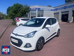 Weiß Gebraucht 2016 Hyundai i10 Style Kleinwagen | 9.499 € (Etwas zu teuer)