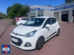 Weiß Gebraucht 2016 Hyundai i10 Style Kleinwagen | 9.499 € (Etwas zu teuer)