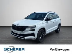 Moonweiß perleffekt (metallic) Gebraucht 2025 Skoda Karoq SportLine SUV | 39.850 € (Teuer)