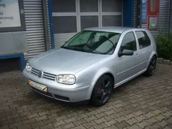 Silber Gebraucht 2001 VW Golf IV Limousine | 6.500 €