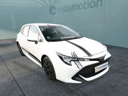 Weiß Gebraucht 2019 Toyota Corolla Limousine | 11.688 € (Etwas zu teuer)