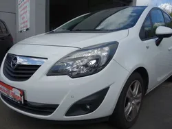 Schwarz Gebraucht 2012 Opel Meriva Color Edition Van / Kleinbus | 3.290 € (Superpreis)