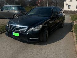 Schwarz Gebraucht 2011 Mercedes E220 AMG Kombi | 5.000 € (Superpreis)