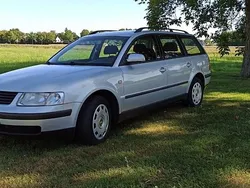 Silber Gebraucht 1999 VW Passat Kombi | 650 € (Fairer Preis)