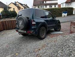 Grün Gebraucht 2000 Mitsubishi Pajero Elegance SUV | 10.799 € (Teuer)
