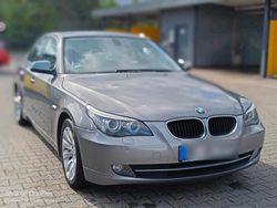 Grau Gebraucht 2010 BMW 520 Limousine | 8.000 €
