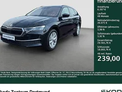 Schwarz Gebraucht 2024 Skoda Octavia Selection Kombi | 32.342 € (Fairer Preis)