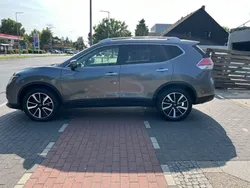 Grau Gebraucht 2015 Nissan X-Trail Tekna SUV | 11.890 € (Fairer Preis)