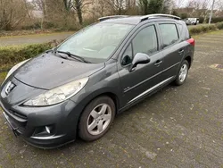 Grau Gebraucht 2010 Peugeot 207 Urban Move Kombi | 2.990 € (Fairer Preis)