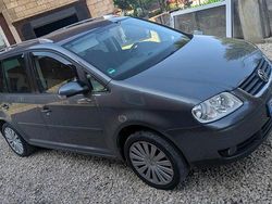 Grau Gebraucht 2004 VW Touran Van / Kleinbus | 1.850 € (Fairer Preis)