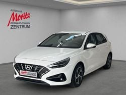 Weiss Gebraucht 2021 Hyundai i30 Trend Limousine | 16.550 € (Superpreis)