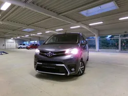Grau Gebraucht 2022 Toyota Proace Verso Comfort Kombi | 38.900 € (Fairer Preis)