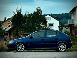 Blau Gebraucht 1999 Opel Astra Limousine | 2.500 € (Etwas zu teuer)