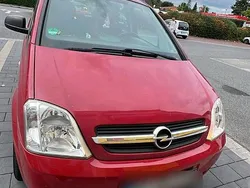 Rot Gebraucht 2003 Opel Meriva Van / Kleinbus | 2.299 € (Fairer Preis)