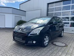 Schwarz Gebraucht 2012 Peugeot 5008 Family Van / Kleinbus | 4.390 € (Fairer Preis)