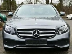 Grau Gebraucht 2016 Mercedes E220 Avantgarde Limousine | 24.500 € (Etwas zu teuer)