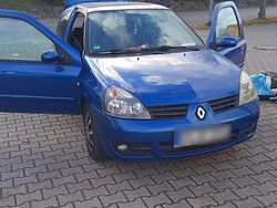 Blau Gebraucht 2007 Renault Clio II Kleinwagen | 2.000 € (Fairer Preis)