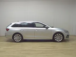 Silber Gebraucht 2020 Skoda Octavia Style Kombi | 16.480 € (Fairer Preis)
