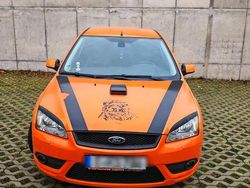 Orange Gebraucht 2007 Ford Focus Kombi | 1.999 € (Teuer)