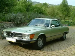 Grün Gebraucht 1974 Mercedes SLC450 | 20.197 €