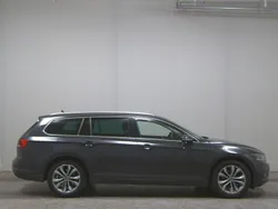Grau Gebraucht 2021 VW Passat Business Kombi | 15.590 € (Guter Preis)