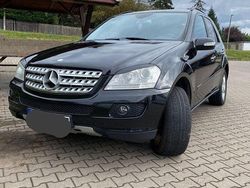 Schwarz Gebraucht 2006 Mercedes ML320 SUV | 8.000 € (Etwas zu teuer)