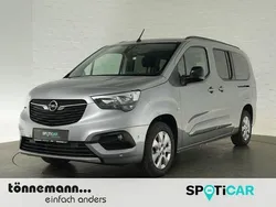Kontrast grau Gebraucht 2023 Opel Combo-e Life XL Ultimate Van / Kleinbus | 28.324 € (Fairer Preis)