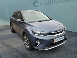 Blau Gebraucht 2023 Kia Stonic Spirit SUV | 22.990 € (Fairer Preis)